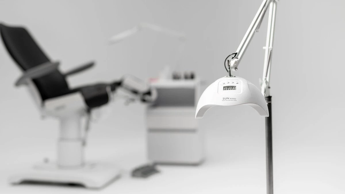 SUNfeet UV Lamp Op Statief - Lamp Voor Gelnagels 80W - LED Lamp Nagels - Gellak Lamp - Nageldroger - Wit - Afbeelding 2