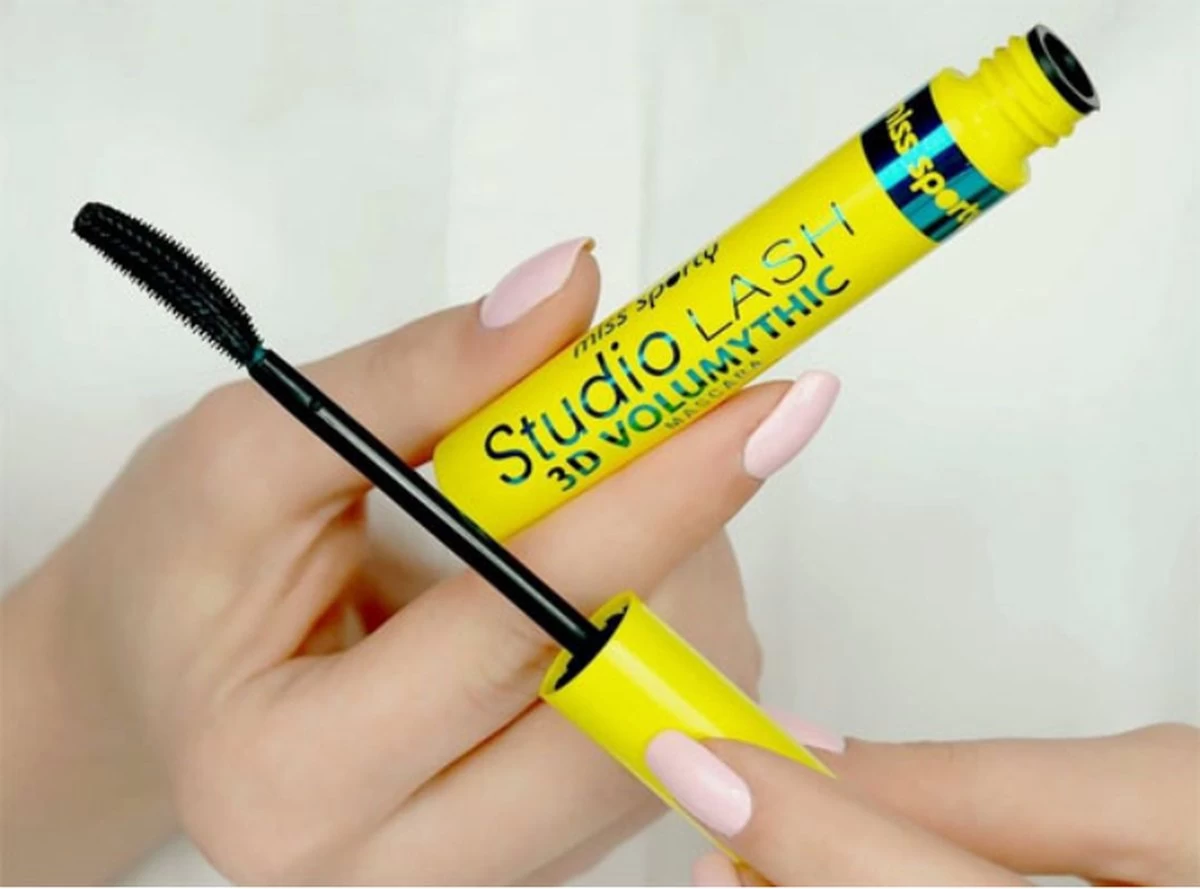 Miss Sporty - Studio Lash Volumythic Mascara - Black - Zwart - Afbeelding 5
