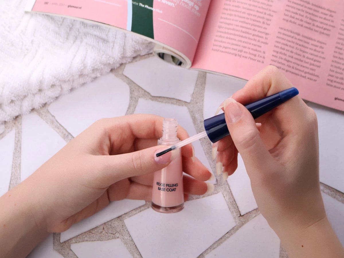 Herome Combi-Pack Voedende Nagelolie & Ridge Filling Base Coat (Nourishing Nail Oil & Ridge Filling Base Coat) - Herstelt Nagels, Maakt De Nagels Veerkrachtig & Vult Oneffenheden Op. Maakt De Nagel Egaal En Glad - 2*10ml. - Afbeelding 5